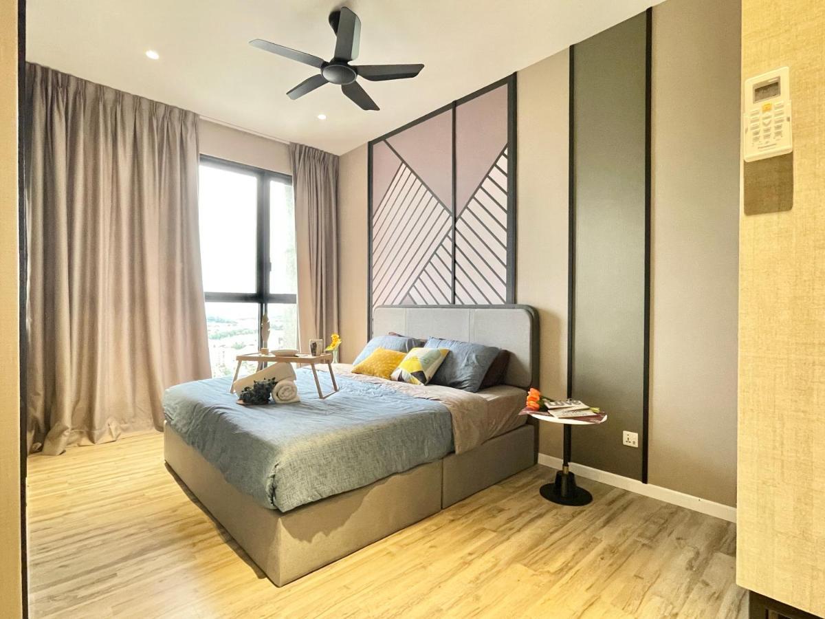 Modern 2B2B Apt Near Mid Valley - Wifi - Infinity Pool - Gym กัวลาลัมเปอร์ ภายนอก รูปภาพ