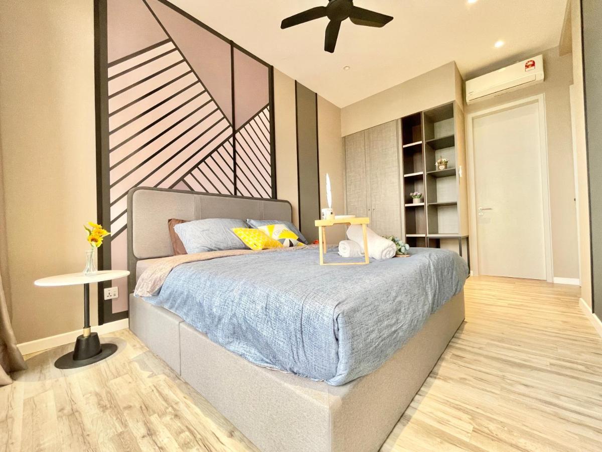 Modern 2B2B Apt Near Mid Valley - Wifi - Infinity Pool - Gym กัวลาลัมเปอร์ ภายนอก รูปภาพ